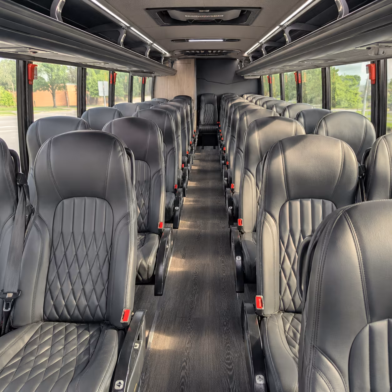 minibus wine tours through pierce county tasting rooms and local vineyards
